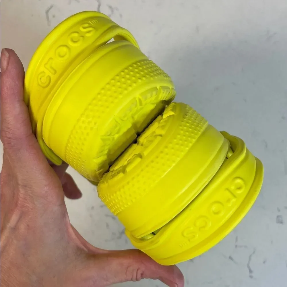 Crocs Classic Clog Size Junior 1, Acidity, Bright Neon Yellow Style # 206991